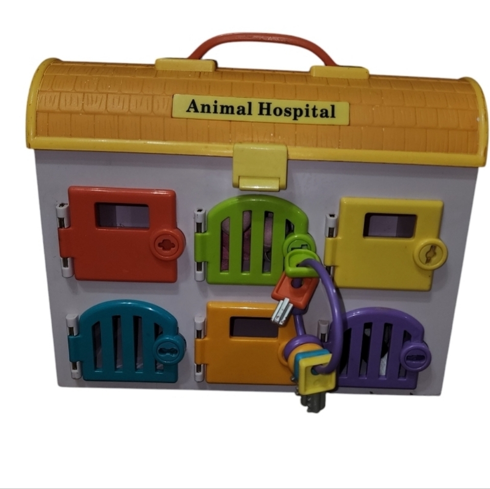 Animal Hospital Carrying Case Barn W/Keys Parents Brand Storage Playset Pretend